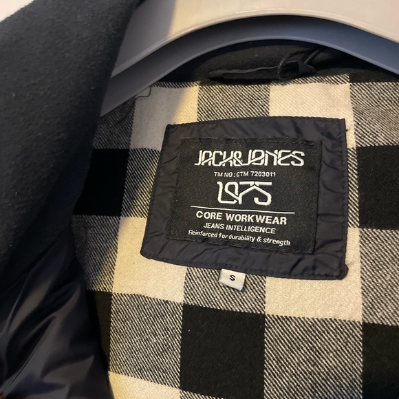 Mens Medium/Small Jack and Jones Winter Vest - Picture 2 of 3